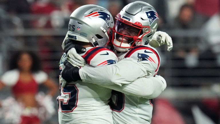 Jugadores de los Patriots celebran una captura