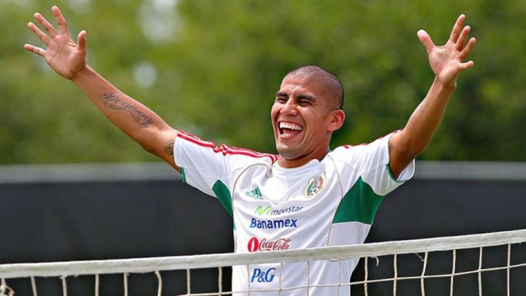 Carlos Salcido en un entrenamiento con el Tri