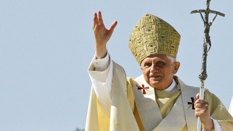 Políticos mexicanos se despiden de Benedicto XVI