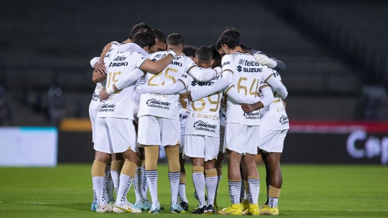 Jugadores de Pumas previo a un partido