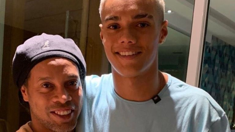 Hijo de Ronaldinho está a prueba con la juvenil del Barcelona 