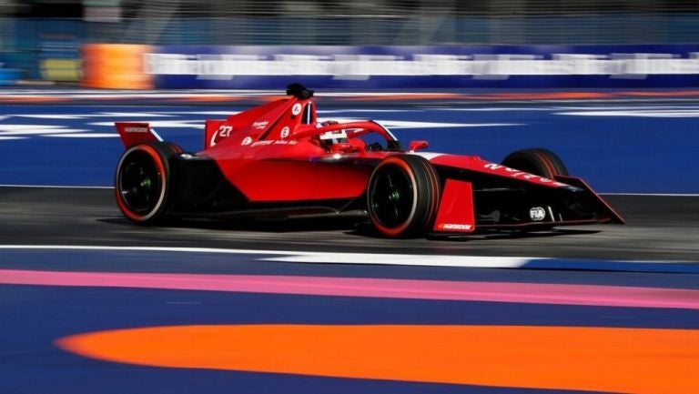 Jake Dennis corriendo al Autódromo Hermano Rodríguez