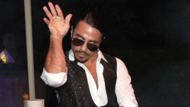 El exótico restaurante de Salt Bae no cumplió con los requisito de Martinoli