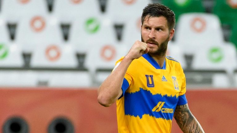 Gignac subastará balones hechos por artesanos huicholes para ayudar a niños de Nuevo León