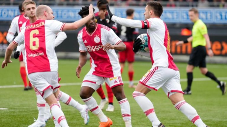 El Ajax se reencontró con la victoria 