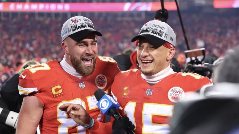 Mahomes celebra con Kelce el pase al Super Bowl tras vencer a Bengals