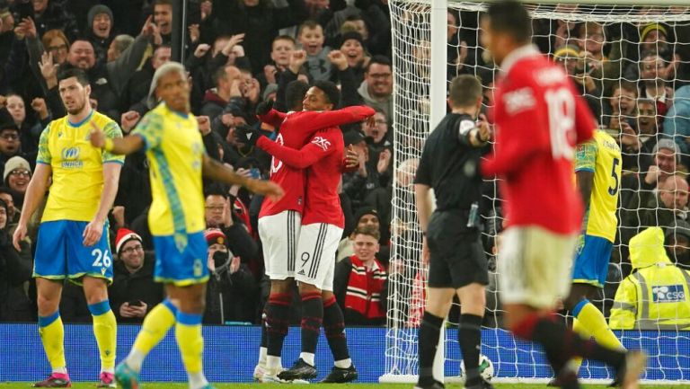 Manchester United arrolló al Nottingham Forest y se instaló en la Gran Final