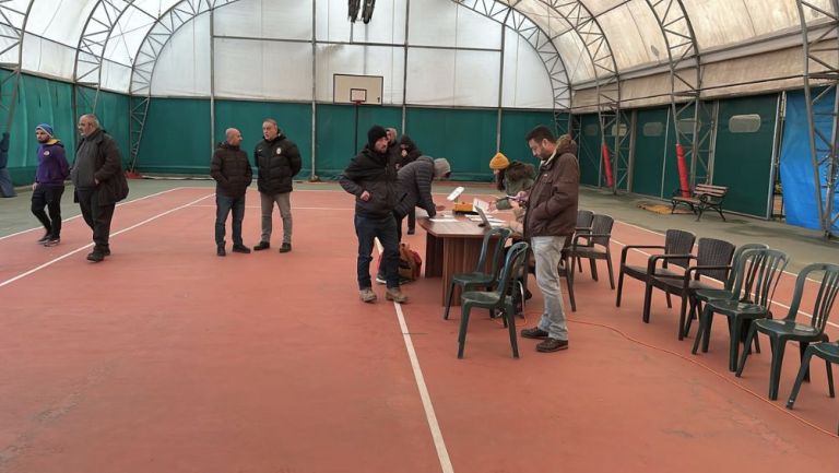 El club turco abrió sus instalaciones como centro de acopió 