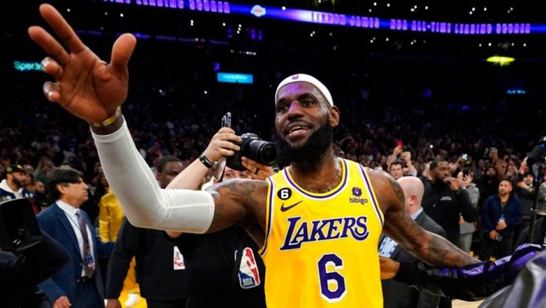 LeBron James logró la histórica hazaña 