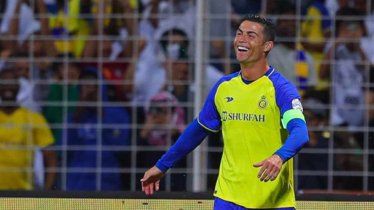 CR7: Un enjambre de saltamontes invadió el estadio donde jugó el portugués con Al Nassr