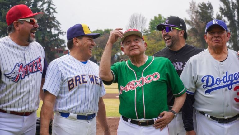 AMLO y las estrellas del beisbol