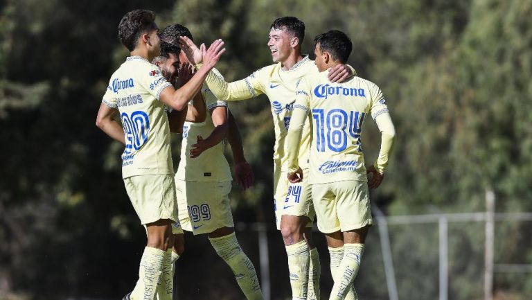 Federico Viñas festeja un gol con el América Sub 20