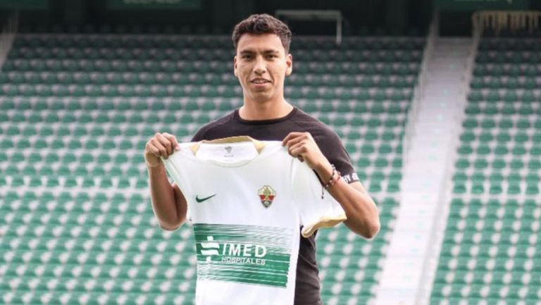 Hernández en su presentación con el Elche