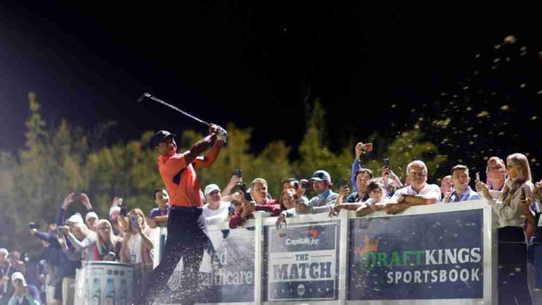 Tiger Woods: Drive del golfista cae en el bolsillo de un aficionado 