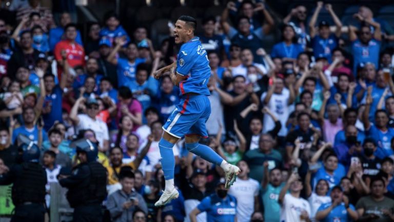 Antuna celebrando el gol de la victoria celeste