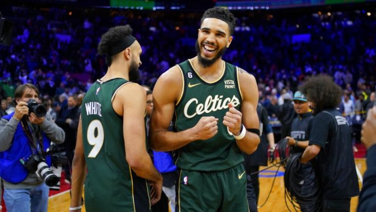 Con triple agónico de Tatum, Celtics superan a 76ers
