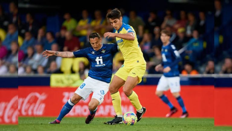 Andrés Guardado jugó todo el partido ante el Villarreal