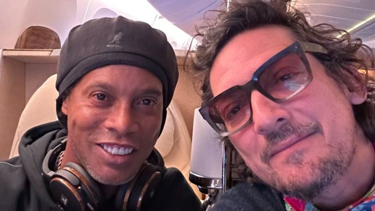 León Larregui cumple su sueño y conoce a su ídolo Ronaldinho