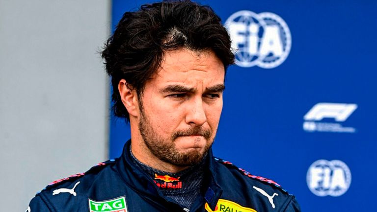 Checo Pérez, triste tras una mala actuación