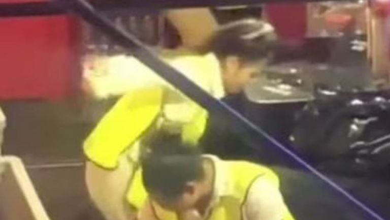 Tecate Pa 'l Norte: Comerciante de cerveza se robó la atención en concierto de Carín León