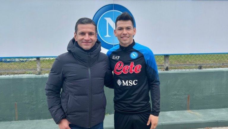 Los Lozano posan para la foto en las instalaciones del Napoli