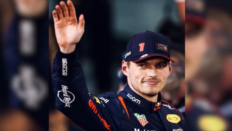 Max Verstappen saludando a la grada en el GP de Bahrain