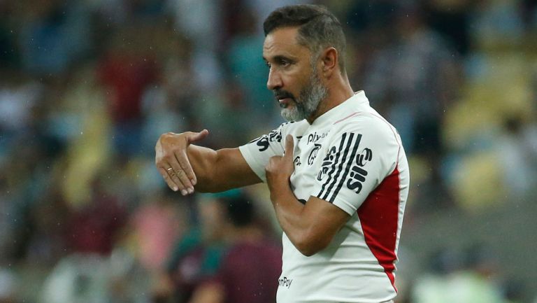 Flamengo destituye al director técnico Vitor Pereira