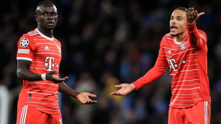 Mané y Sané discuten durante el juego de este martes