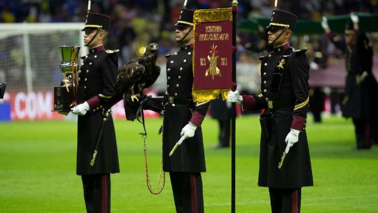 Clásico Joven: Miembros del Heroico Colegio Militar hicieron una ceremonia previo al juego