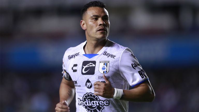 Pablo Barrera le pide a Diego Cocca ver a los jugadores de Querétaro