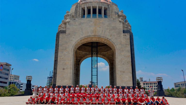 Diablos Rojos del México se tomó la foto oficial en el Monumento a la Revolución