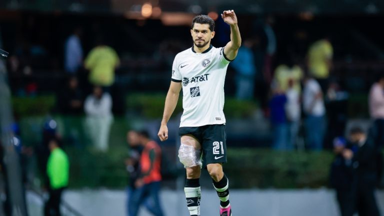 Martín en un duelo reciente del América