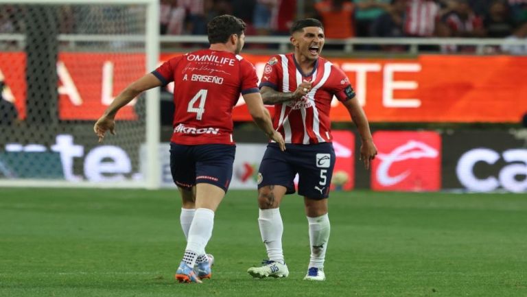 Los jugadores de Chivas tuvieron una pequeña 'bronca' al término del encuentro