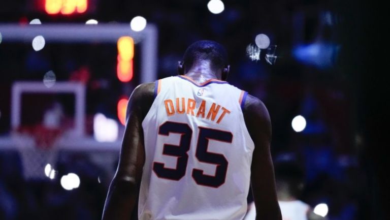 Kevin Durant firma de por vida con histórica marca deportiva 