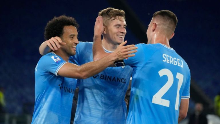 Jugadores de la Lazio celebrando un gol ante el Sassuolo