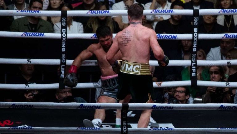 ¡Sigue siendo el Rey! Canelo venció a Ryder por decisión unánime en su regreso a México