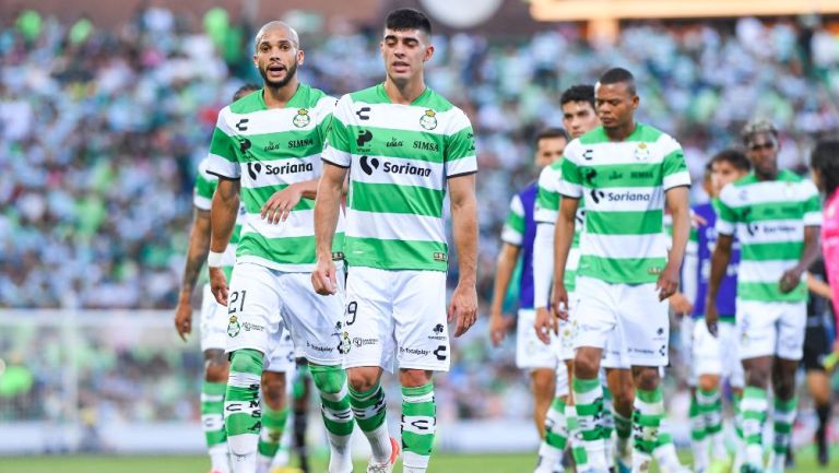 Tres jugadores de Santos podrían salir del club