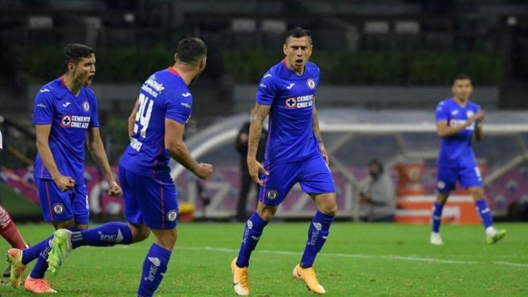 'Cata' Domínguez celebrando un gol suyo con Cruz Azul