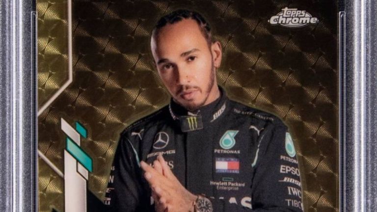 Tarjeta coleccionable de Lewis Hamilton que fue subastada