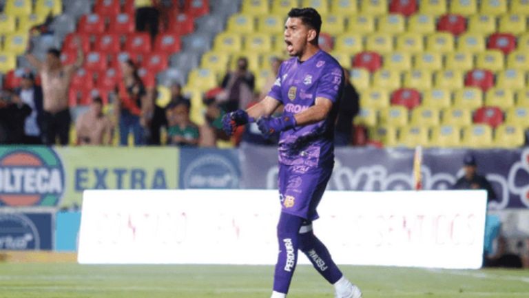 Santiago Hernández anotó un golazo ante los Toros de Celaya