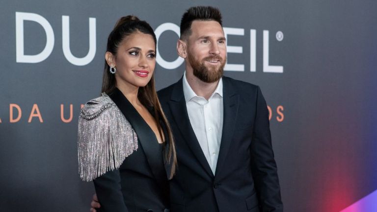 Antonella junto a Messi 