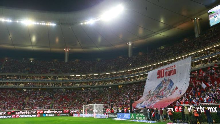 La afición de Chivas se hizo pesar en el Akron durante la Semifinal de ida ante América