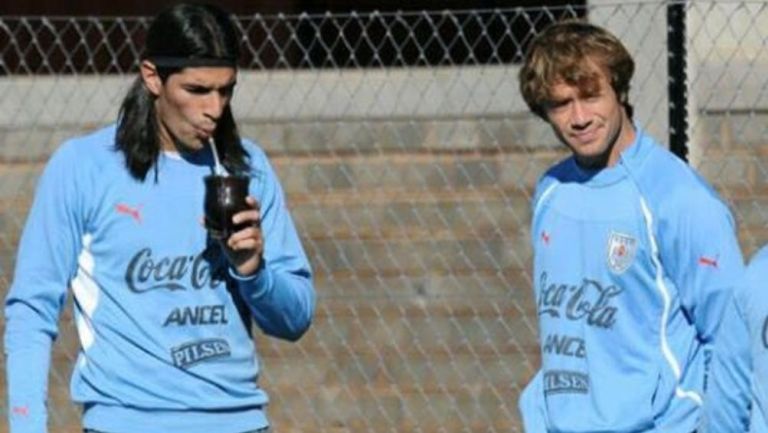 'Loco' Abreu y Diego Lugano con Uruguay