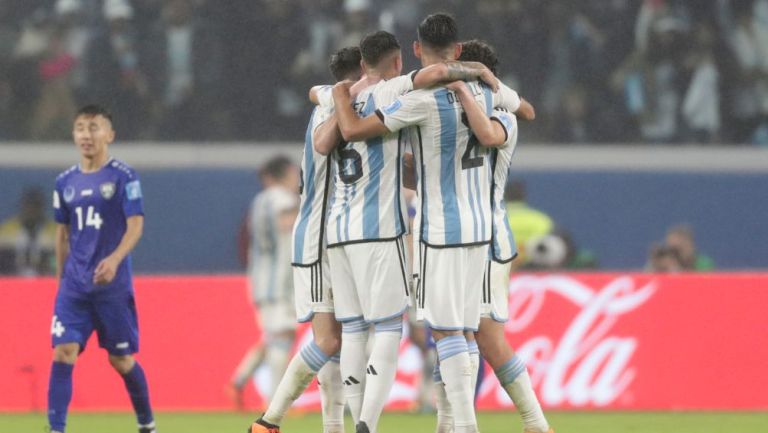 Argentina celebra la victoria en el debut del Mundial Sub-20