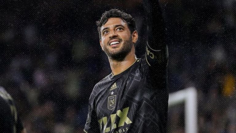 Carlos Vela en celebración de gol