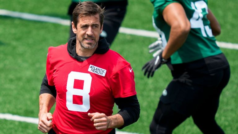 Aaron Rodgers se lesionó en la práctica