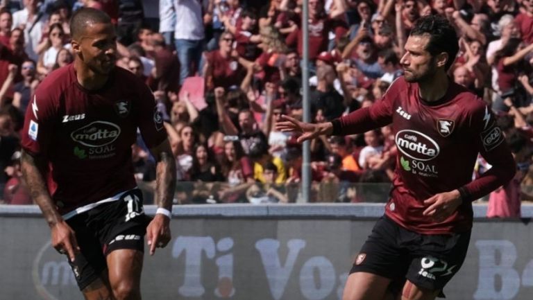 Antonio Candreva celebra su gol en el partido