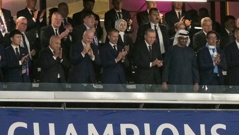 Jeque dueño del Manchester City se hizo presente en la Final de la Champions League