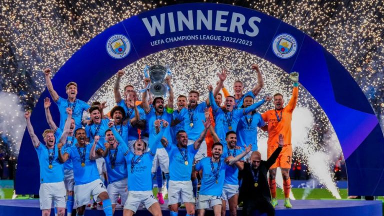 Manchester City levantando la Champions League 2022-2023