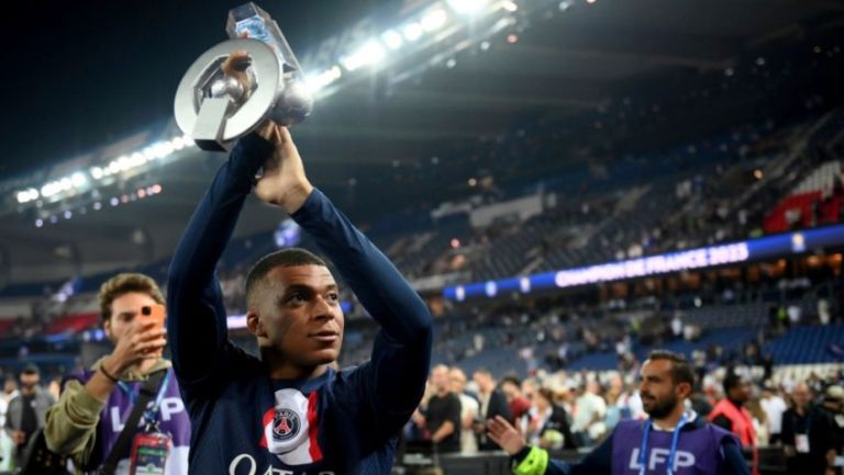 Mbappé levanta el trofeo de la Ligue 1